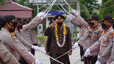 Kapolres  Pimpin Upacara Purna Bakti Lima Anggota Polres Siak